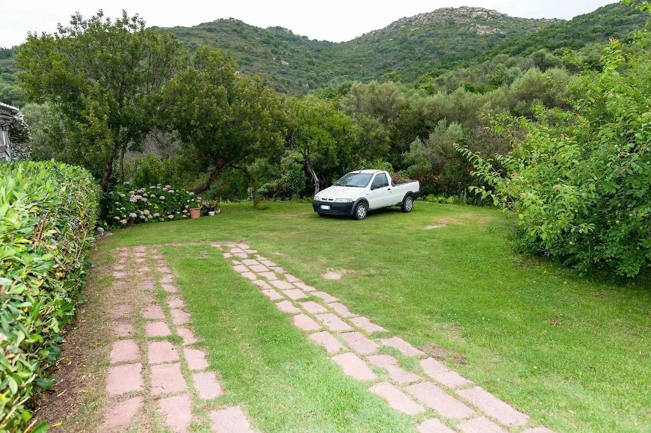 سان تيودورو Lu Lioni Rooms