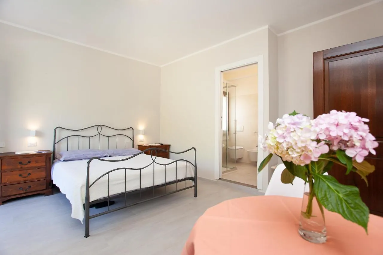 سان تيودورو Lu Lioni Rooms سان تيودورو